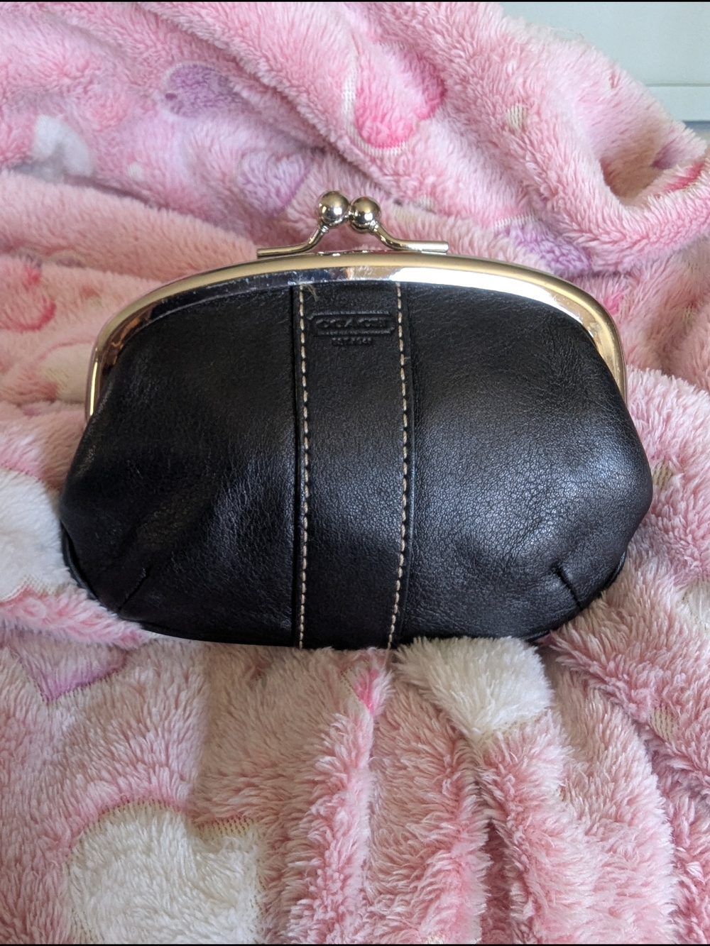 vintage Coach Soho Kisslock leather pouch